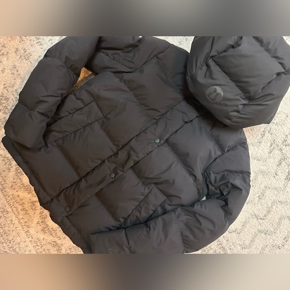 Lululemon Black Wunder Puff Jacket - Picture 4 of 8